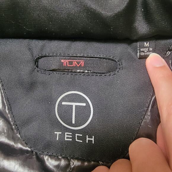 Tumi Tech Black Thick Jacket w/ Hidden Hood SZ Medium - Picture 4 of 4
